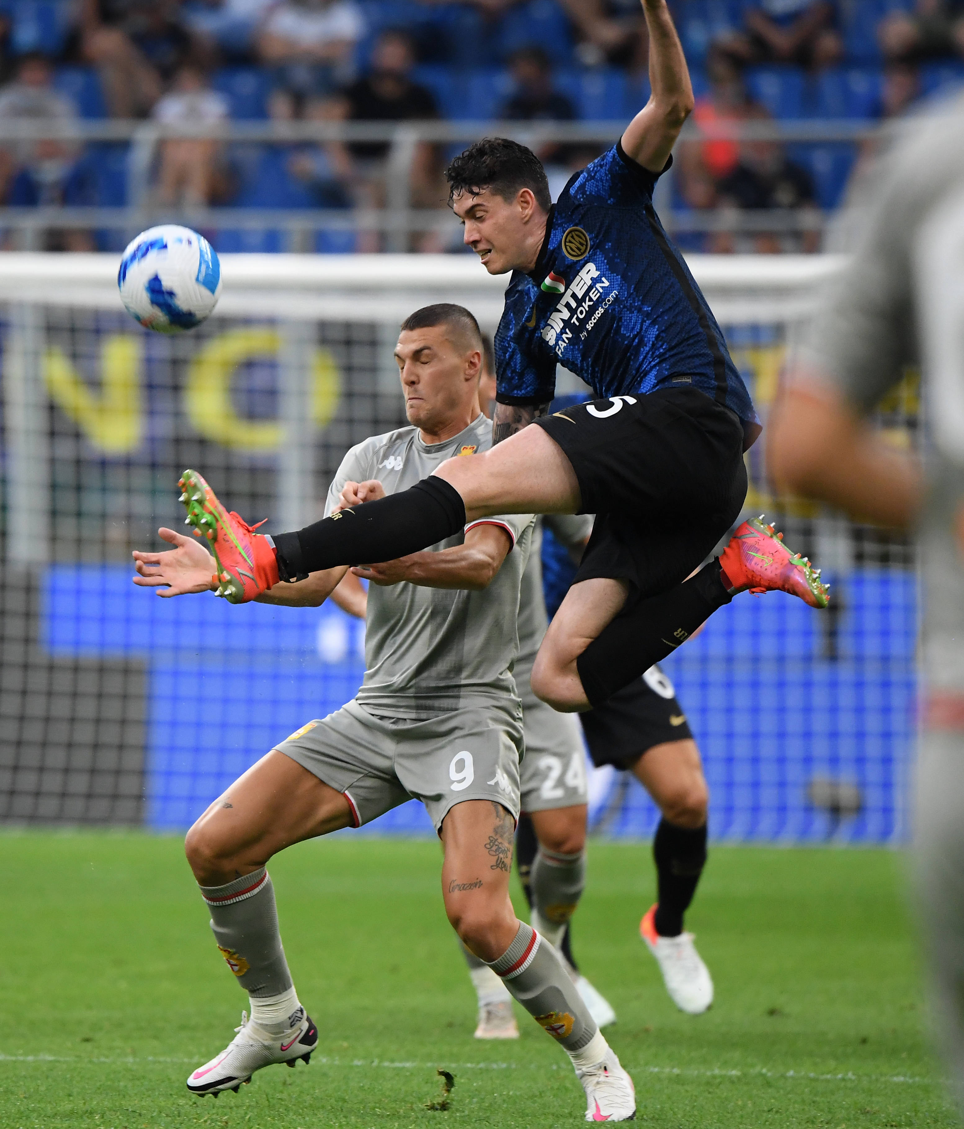 热刺vs小蜜蜂首发：库杜斯、里沙利松领衔！帕利尼亚替补